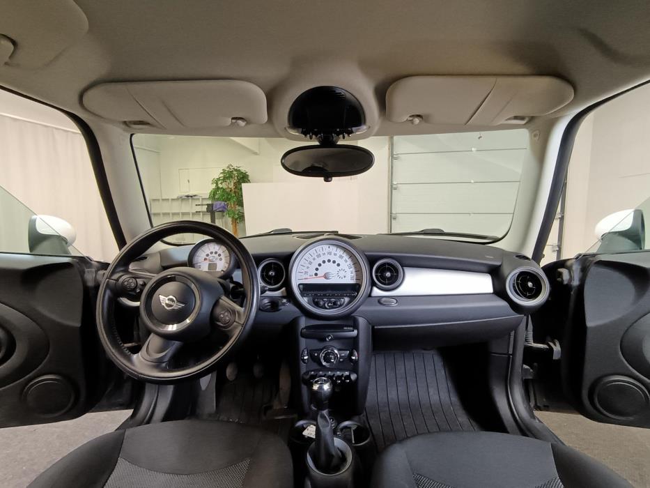 MINI Cooper 2010