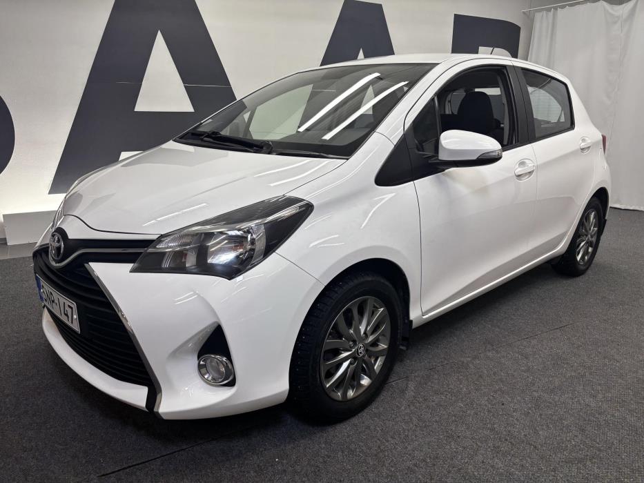 TOYOTA Yaris 2016