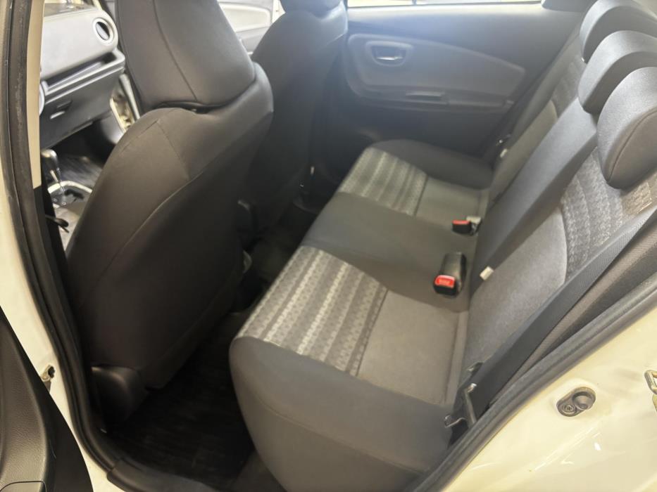 TOYOTA Yaris 2016