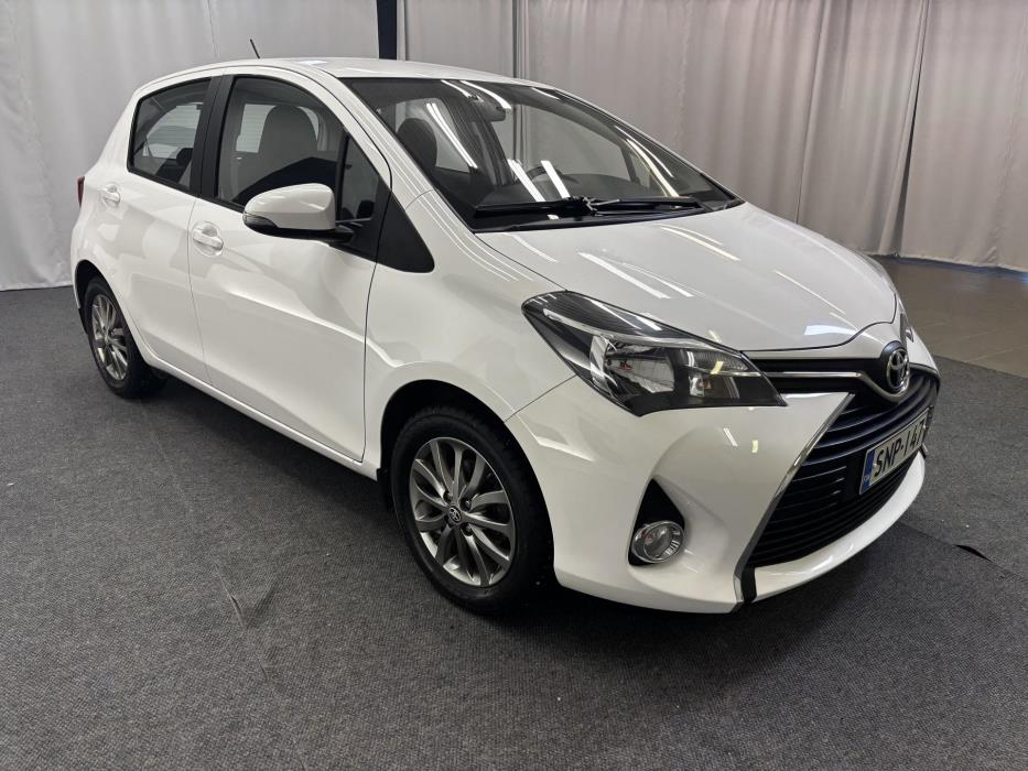 TOYOTA Yaris 2016