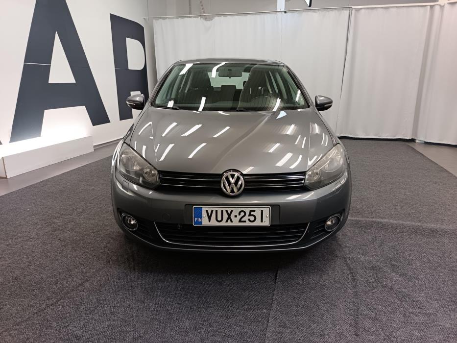 VOLKSWAGEN Golf 2012