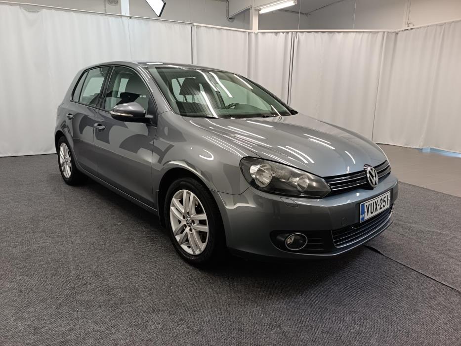 VOLKSWAGEN Golf 2012