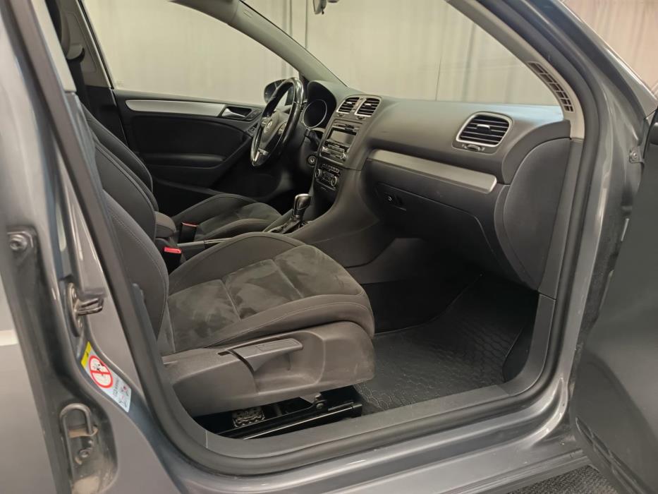 VOLKSWAGEN Golf 2012