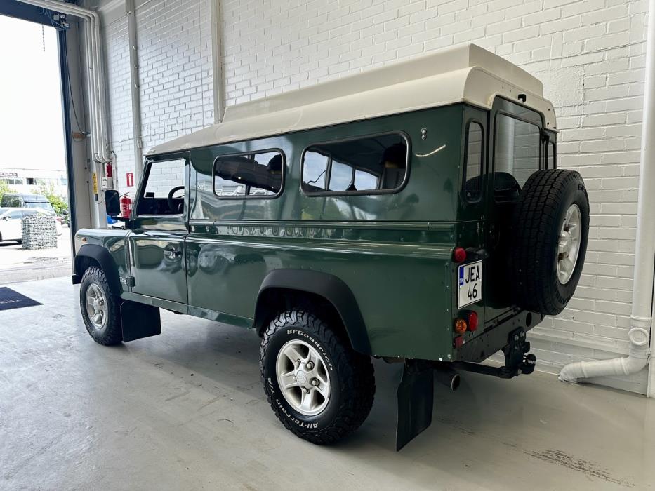 LAND ROVER Defender 2002