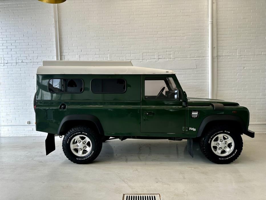 LAND ROVER Defender 2002