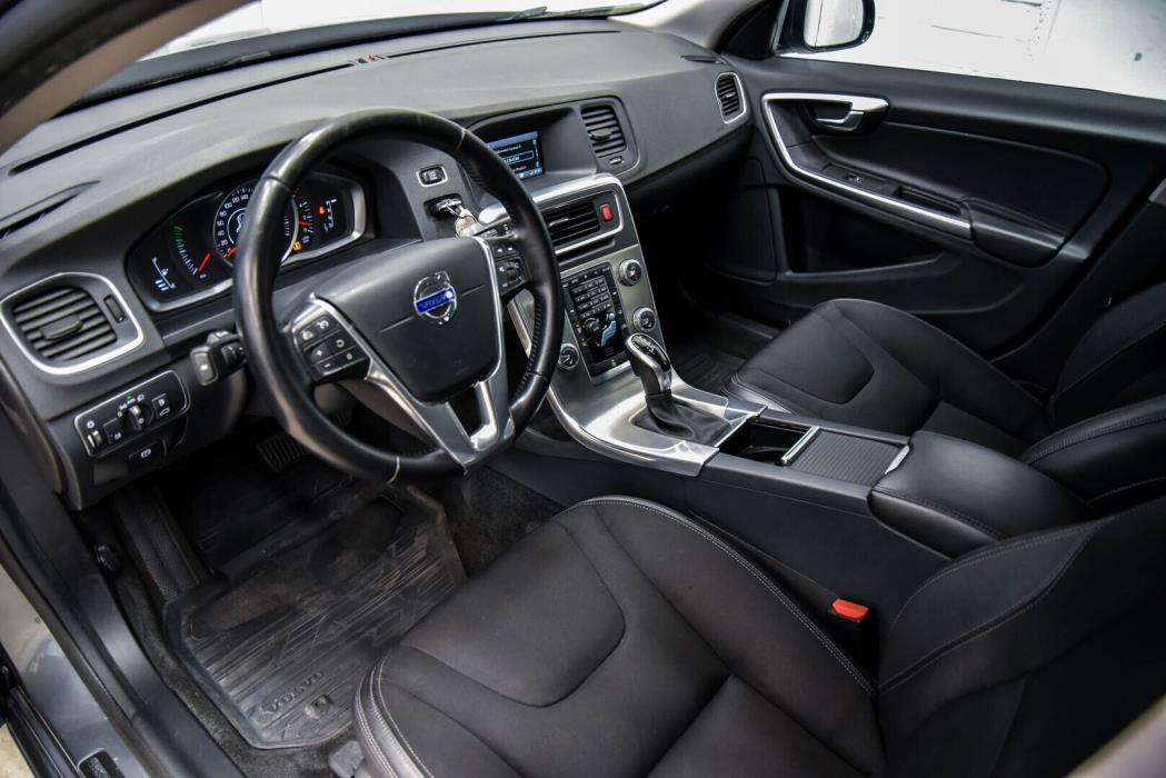 VOLVO V60 Cross Country 2016