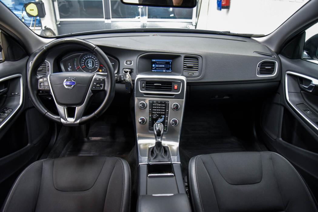 VOLVO V60 Cross Country 2016