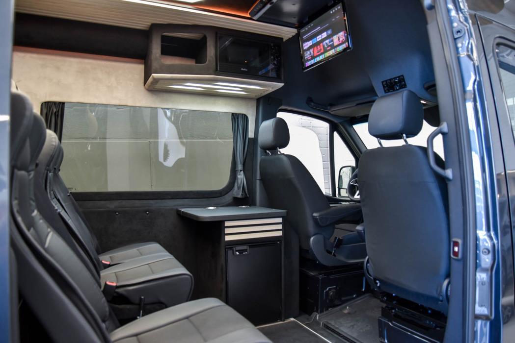 MERCEDES-BENZ Sprinter 2024