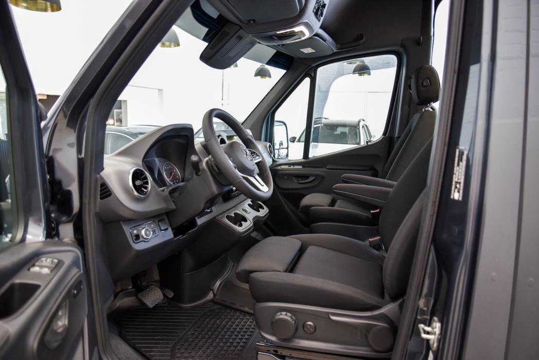 MERCEDES-BENZ Sprinter 2024