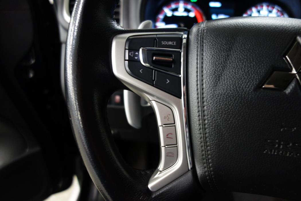 MITSUBISHI L200 2023