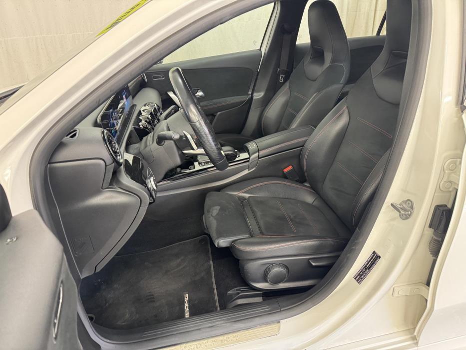 MERCEDES-BENZ A 2021
