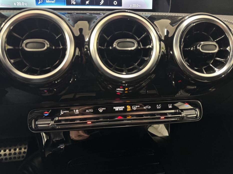 MERCEDES-BENZ A 2021