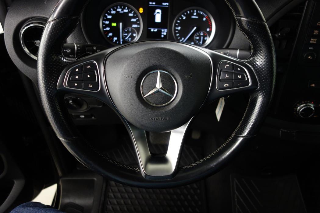 MERCEDES-BENZ Vito 2022