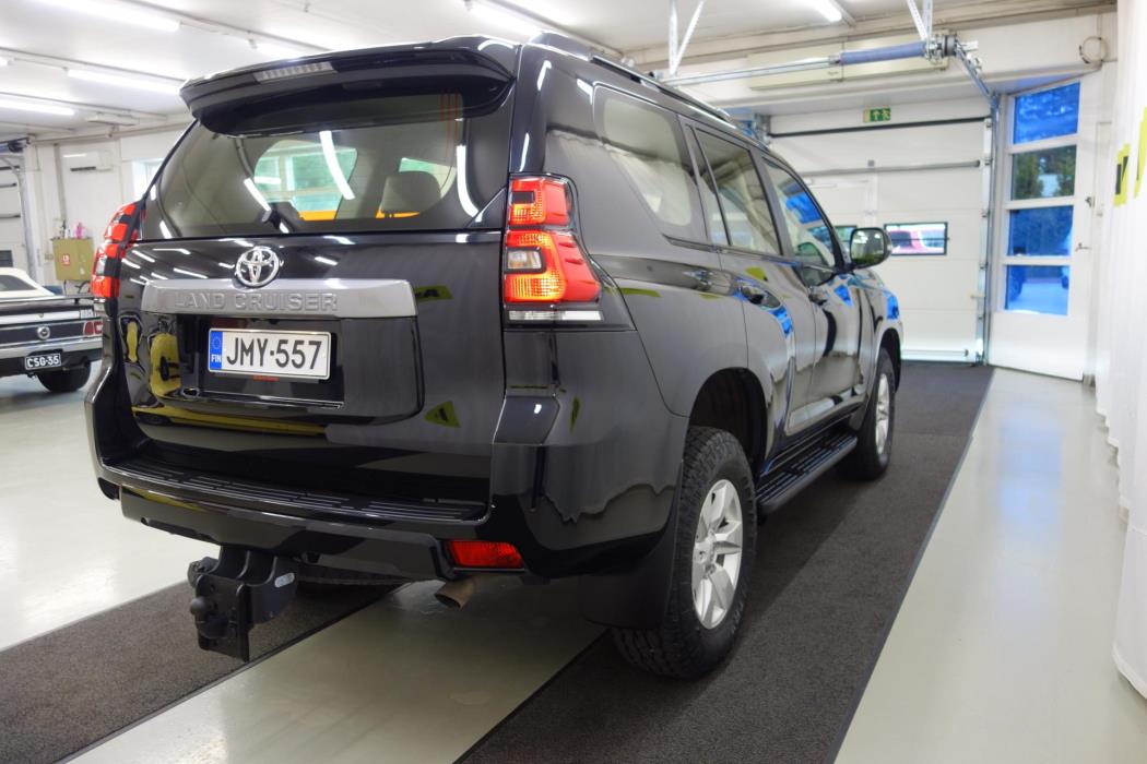 TOYOTA Land Cruiser 2023
