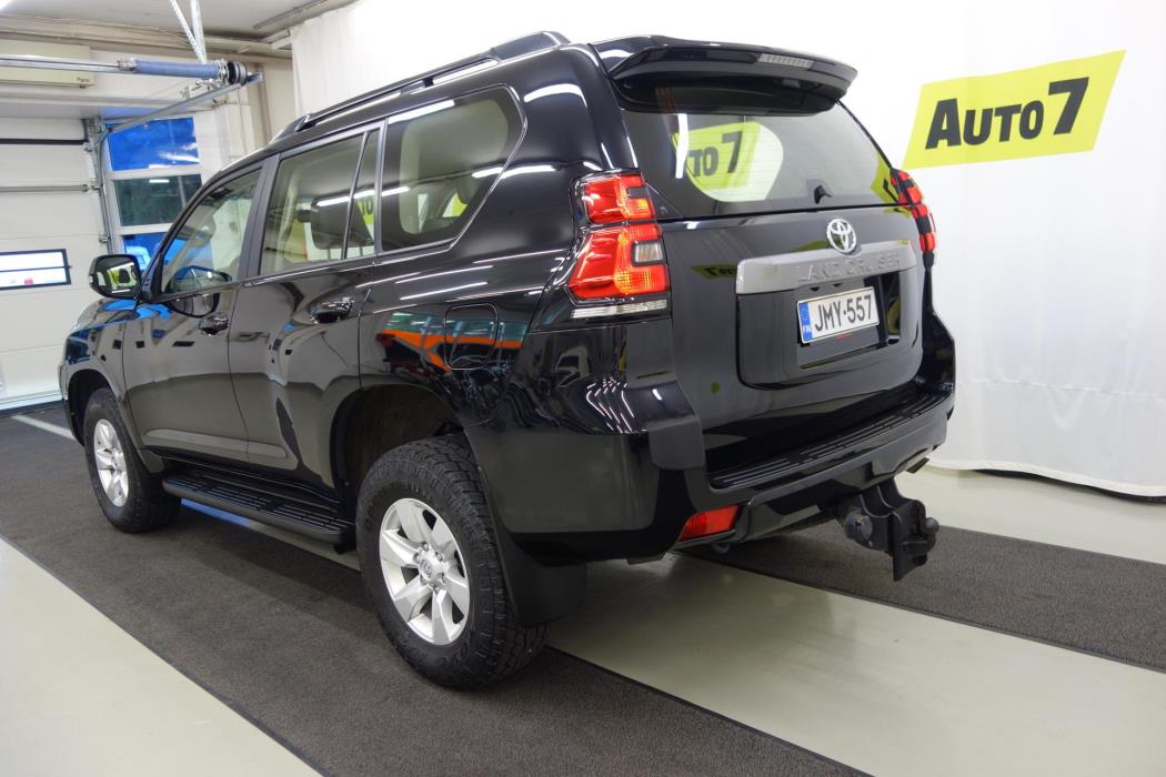 TOYOTA Land Cruiser 2023