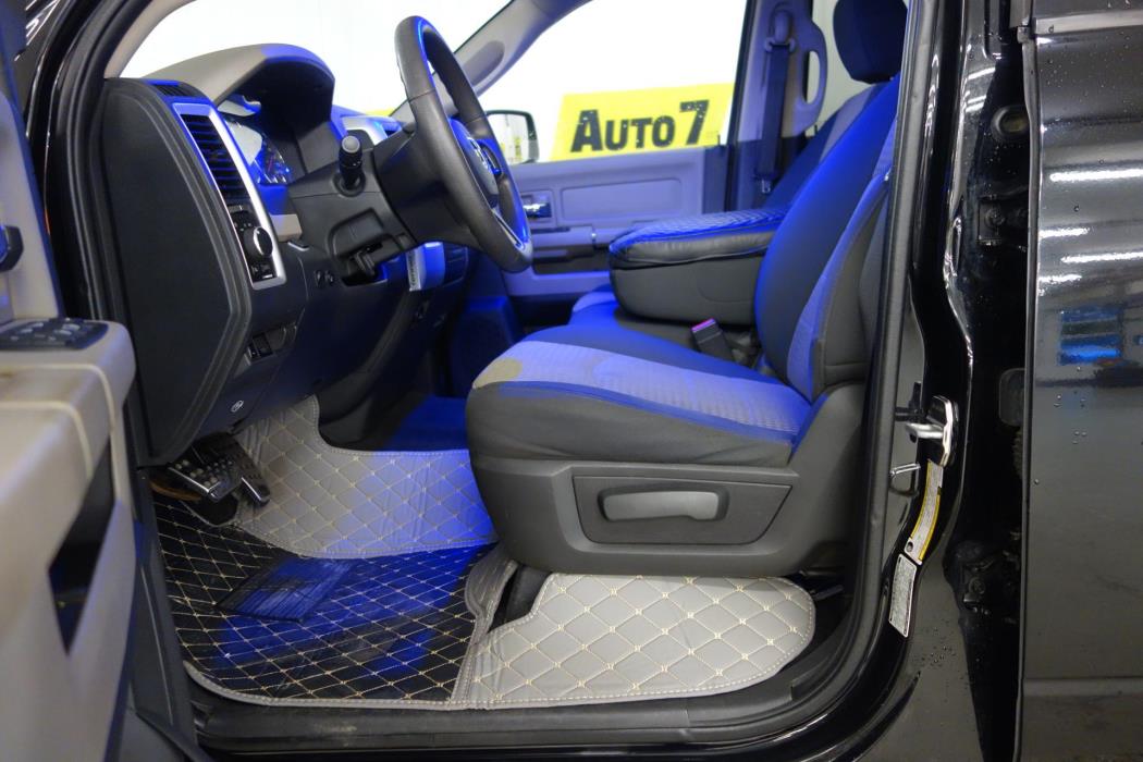 DODGE Ram 2012