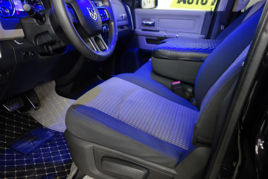 DODGE Ram 2012