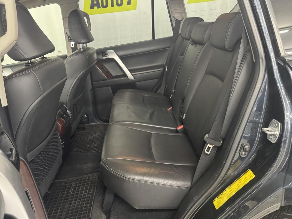 TOYOTA Land Cruiser 2014