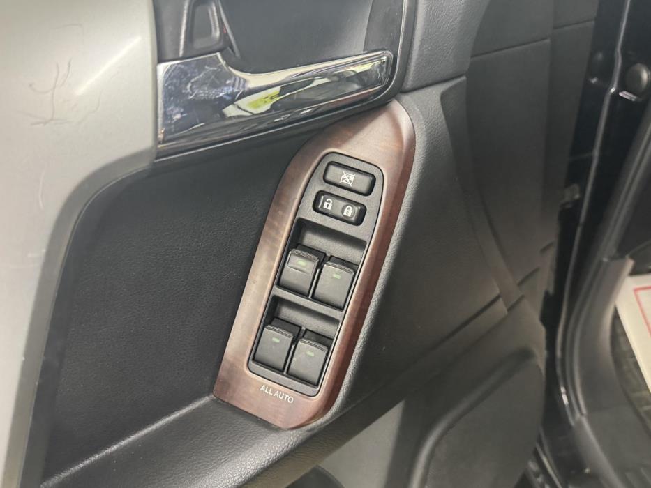 TOYOTA Land Cruiser 2014