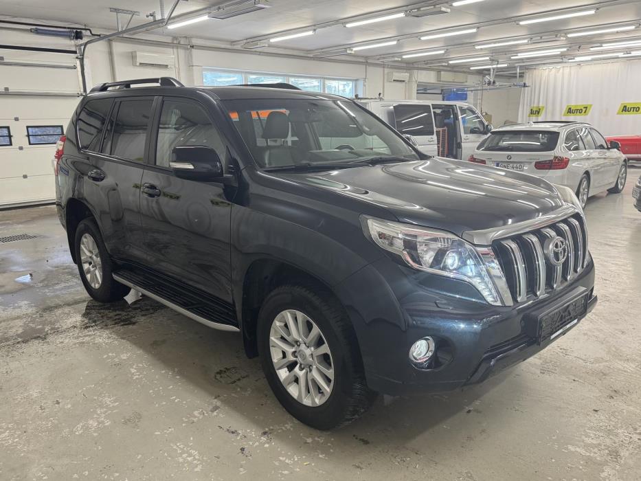 TOYOTA Land Cruiser 2014