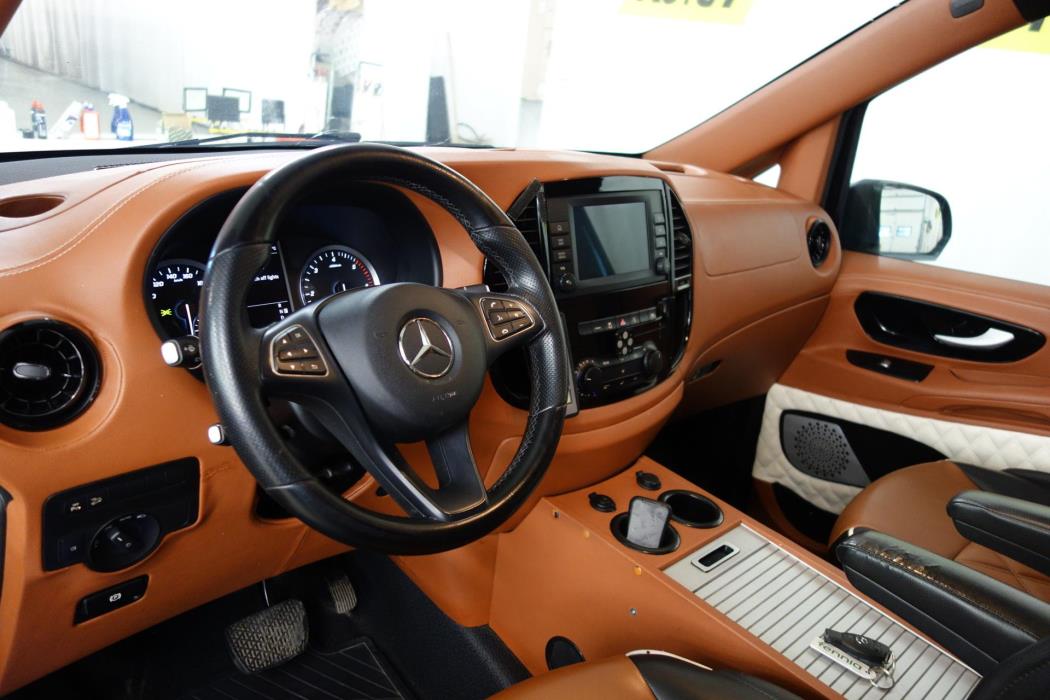 MERCEDES-BENZ Vito 2023