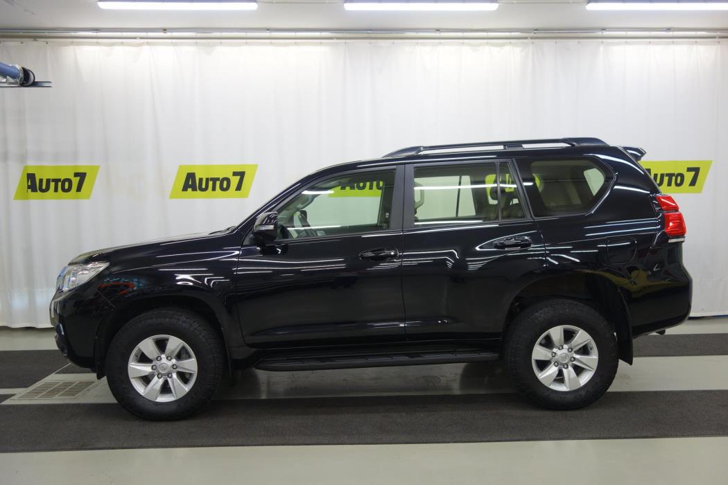 TRUCKMASTERS Land Cruiser 2023