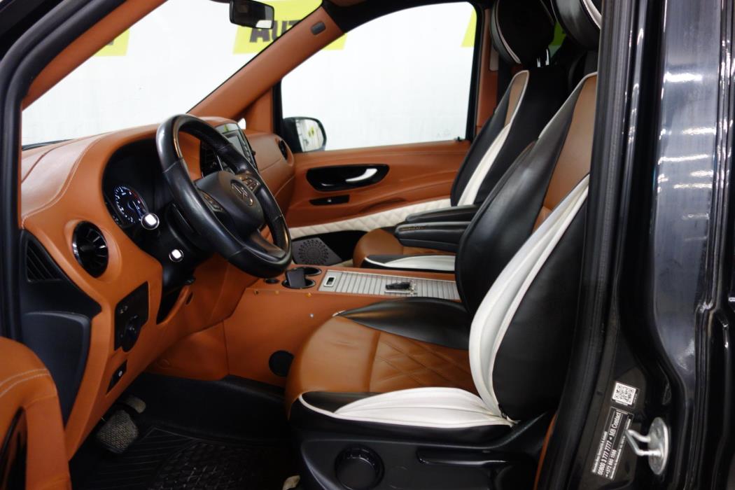 MERCEDES-BENZ V 2022