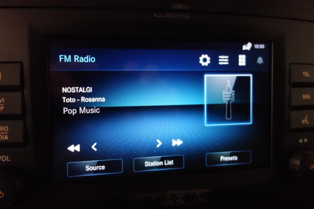 MERCEDES-BENZ V 2022