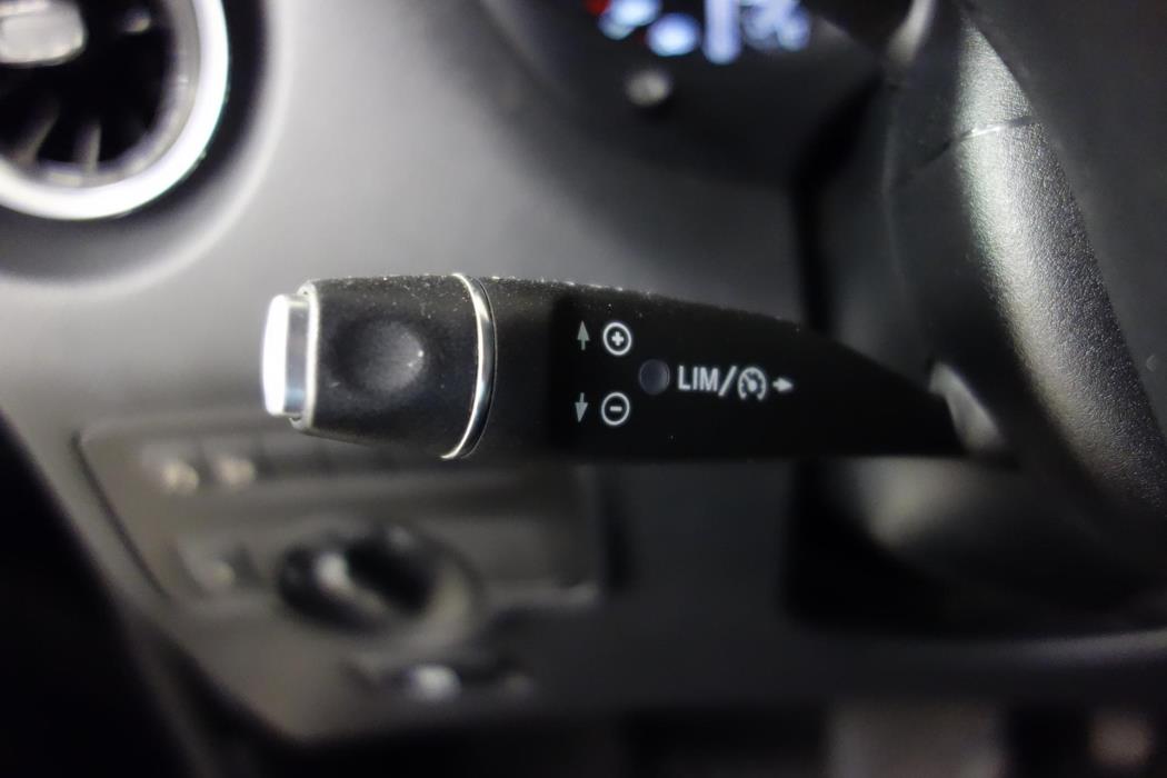 MERCEDES-BENZ V 2022