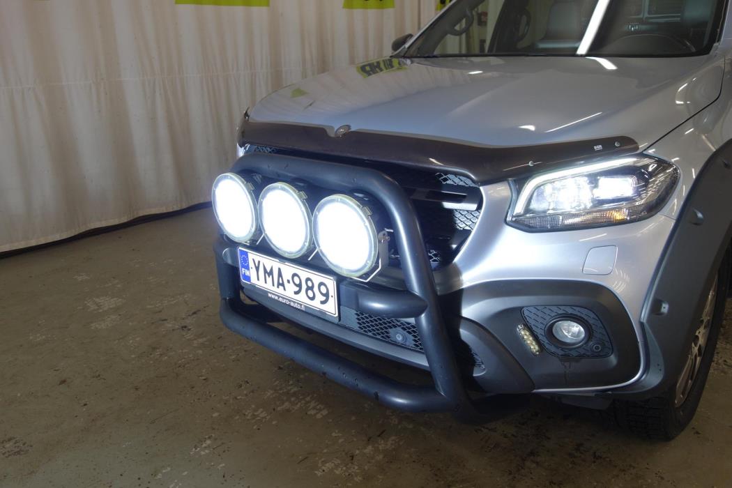 MERCEDES-BENZ X 2019