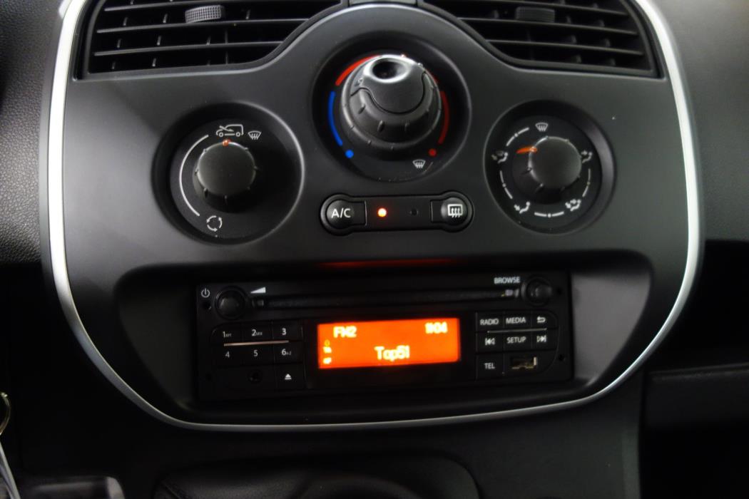 NISSAN NV250 2022