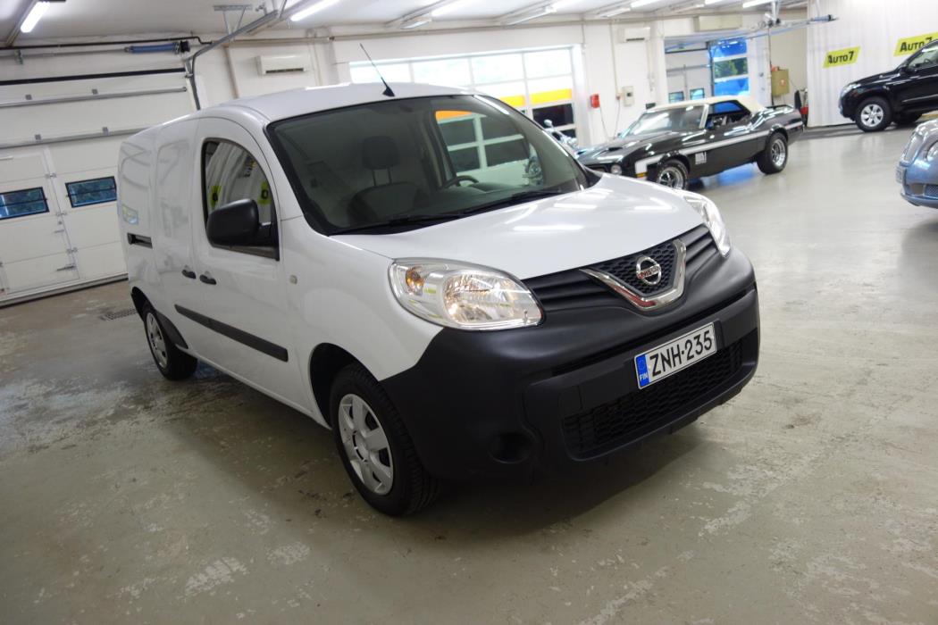NISSAN NV250 2022