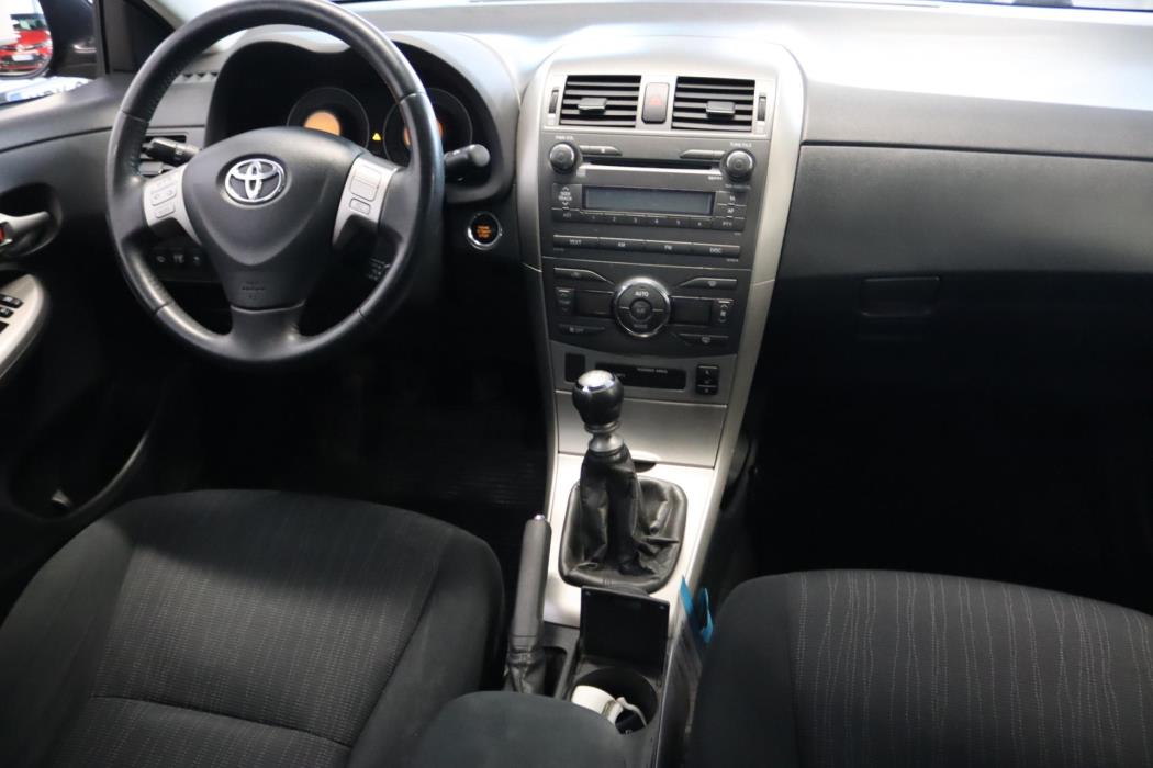 TOYOTA Corolla 2010