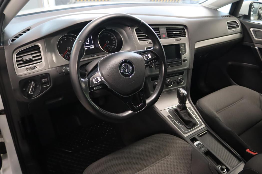 VOLKSWAGEN Golf 2016