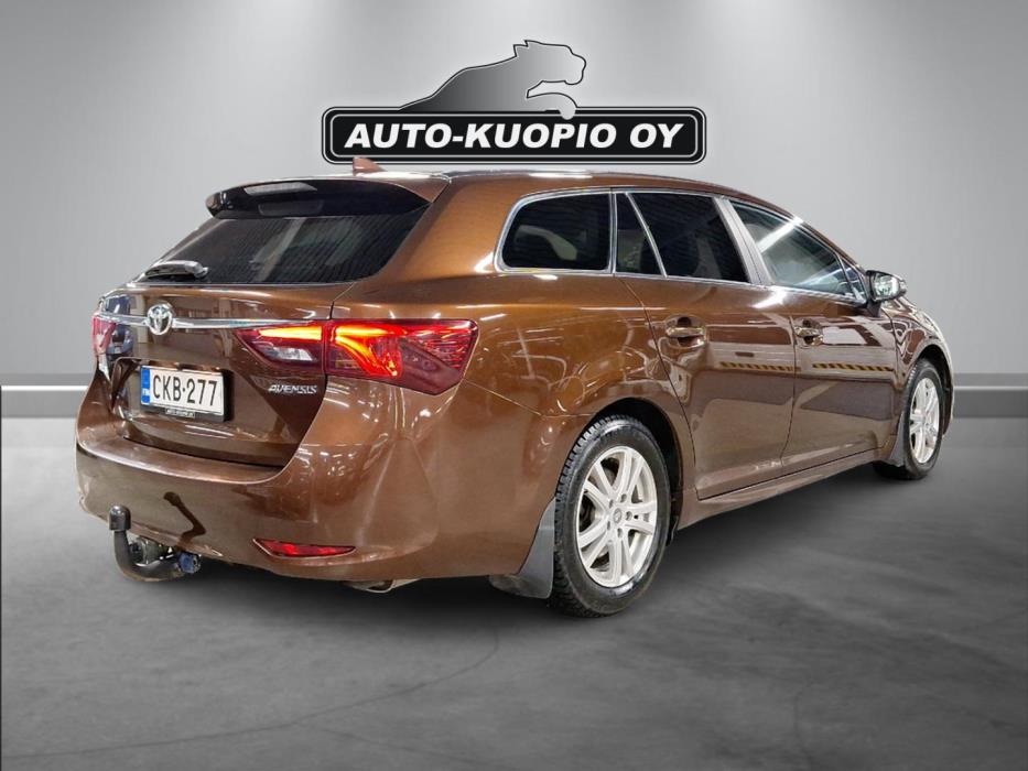 TOYOTA Avensis 2016