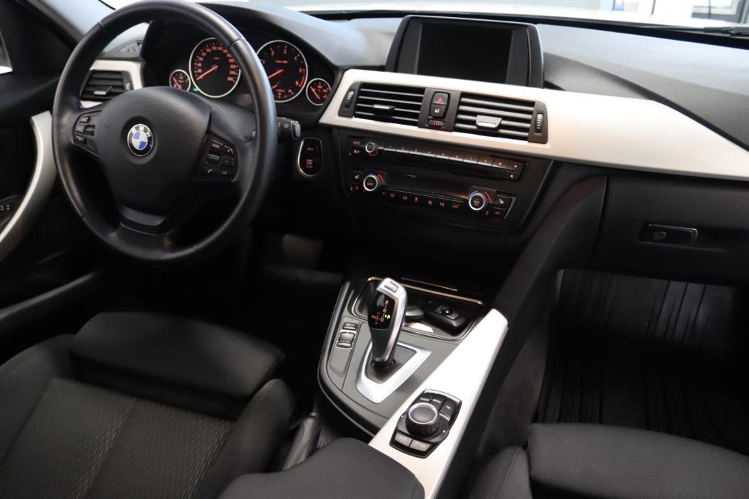 BMW 318 2013