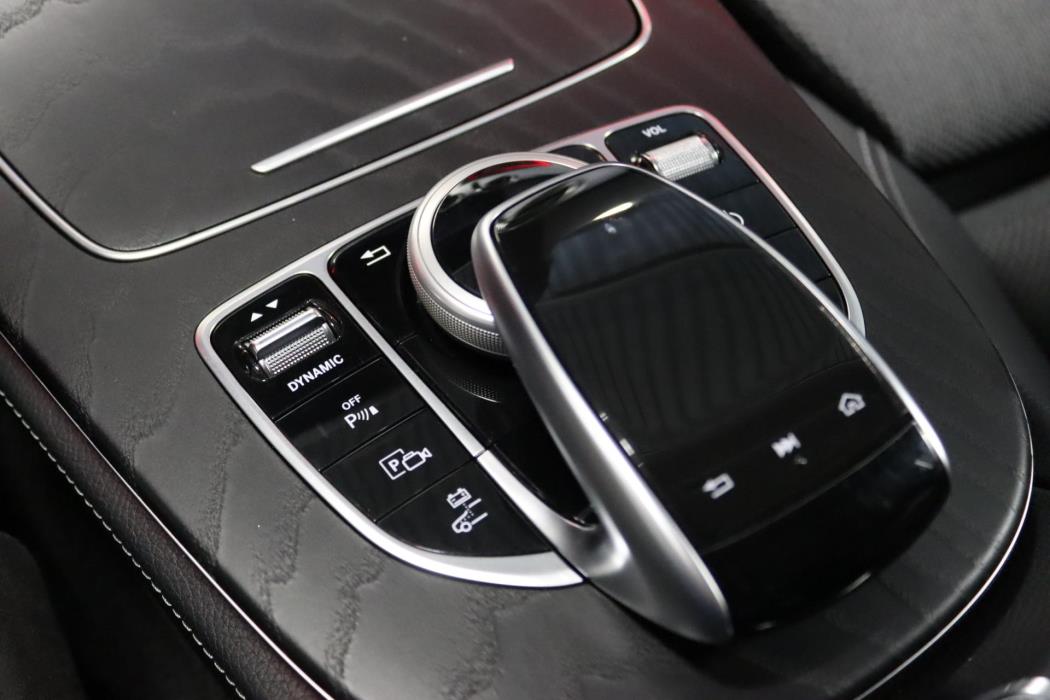 MERCEDES-BENZ E 2020