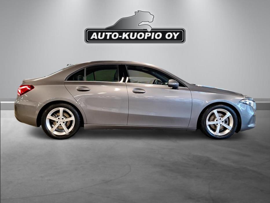 MERCEDES-BENZ A 2020