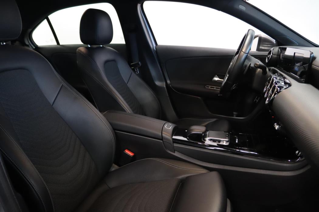 MERCEDES-BENZ A 2020