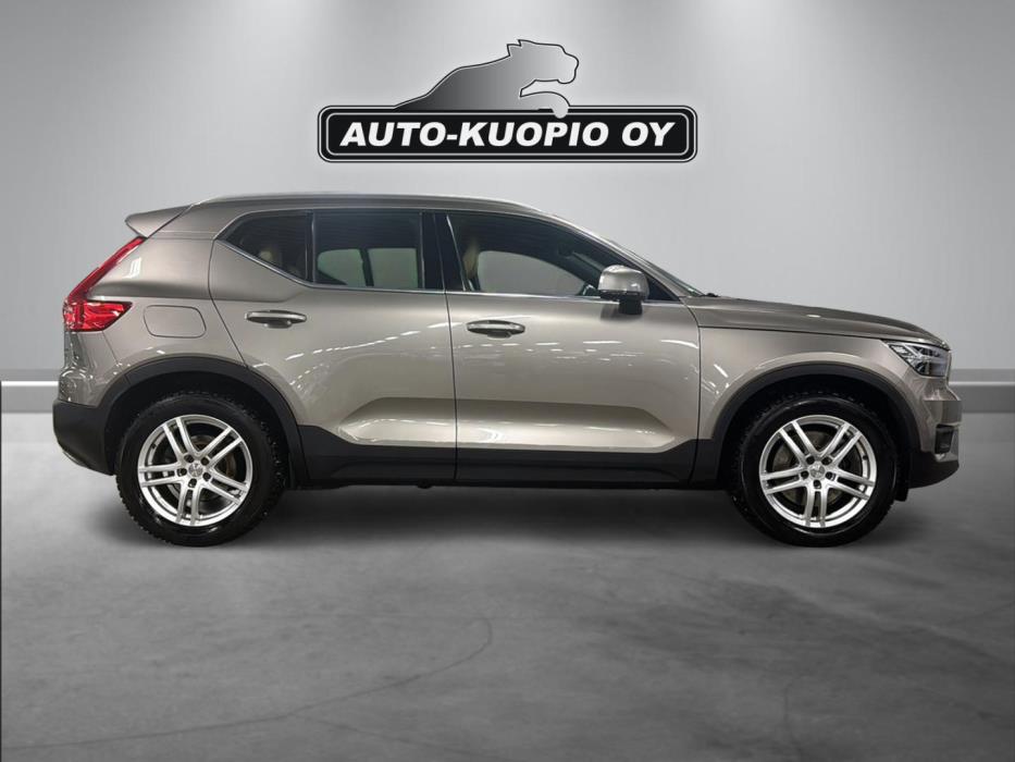VOLVO XC40 2020