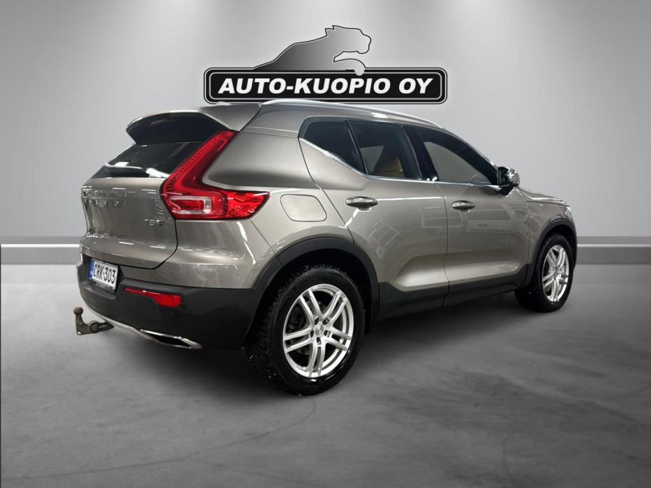 VOLVO XC40 2020