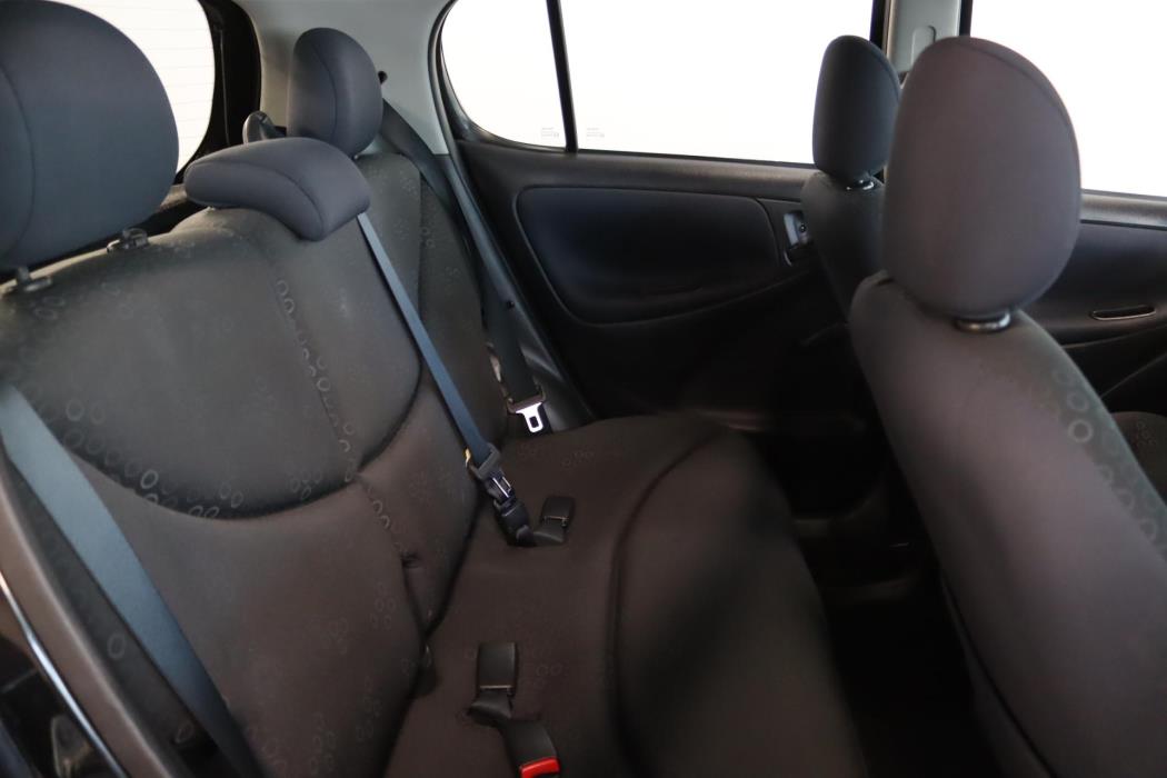 TOYOTA Yaris 2005