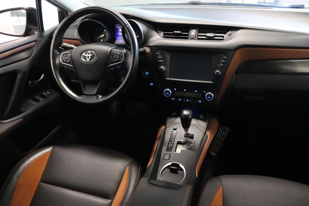 TOYOTA Avensis 2018