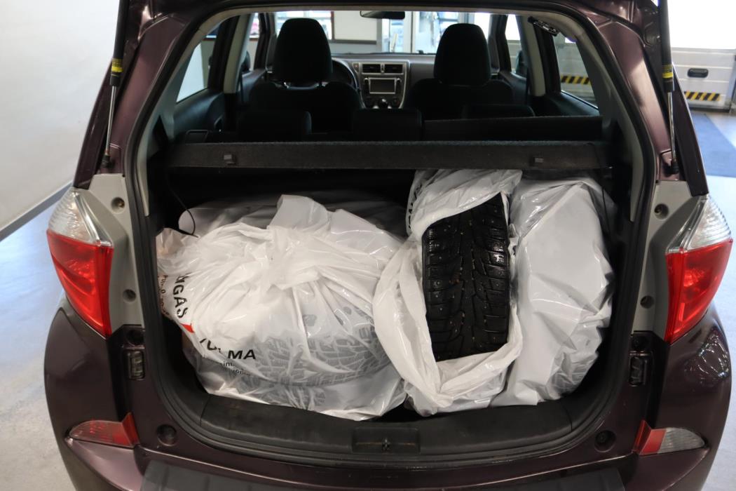 TOYOTA Verso-S 2013
