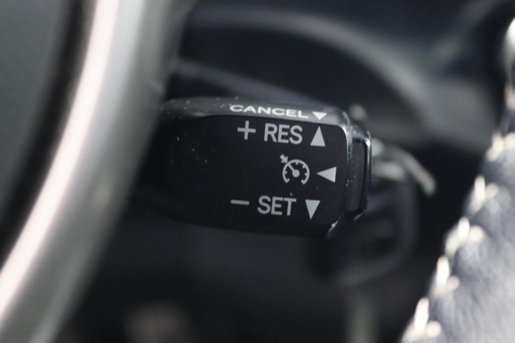 TOYOTA Yaris 2015