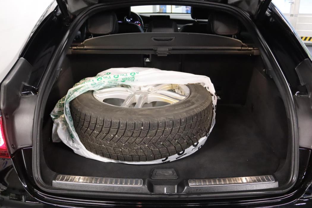 MERCEDES-BENZ GLC 2021