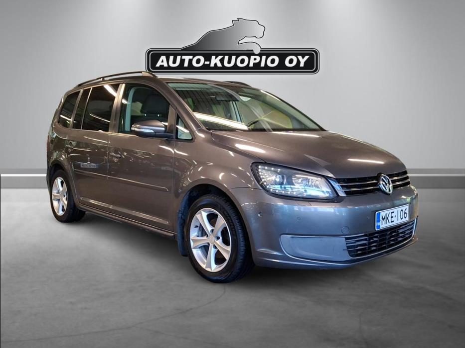 VOLKSWAGEN Touran 2011