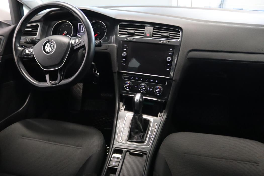 VOLKSWAGEN Golf 2020