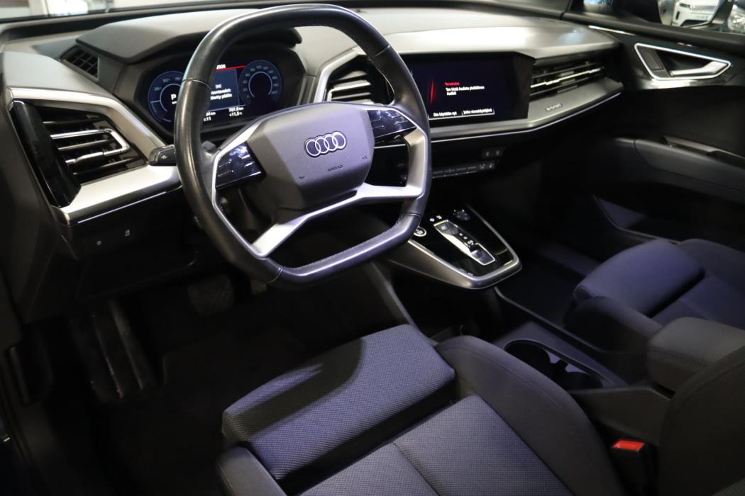 AUDI Q4 e-tron 2022
