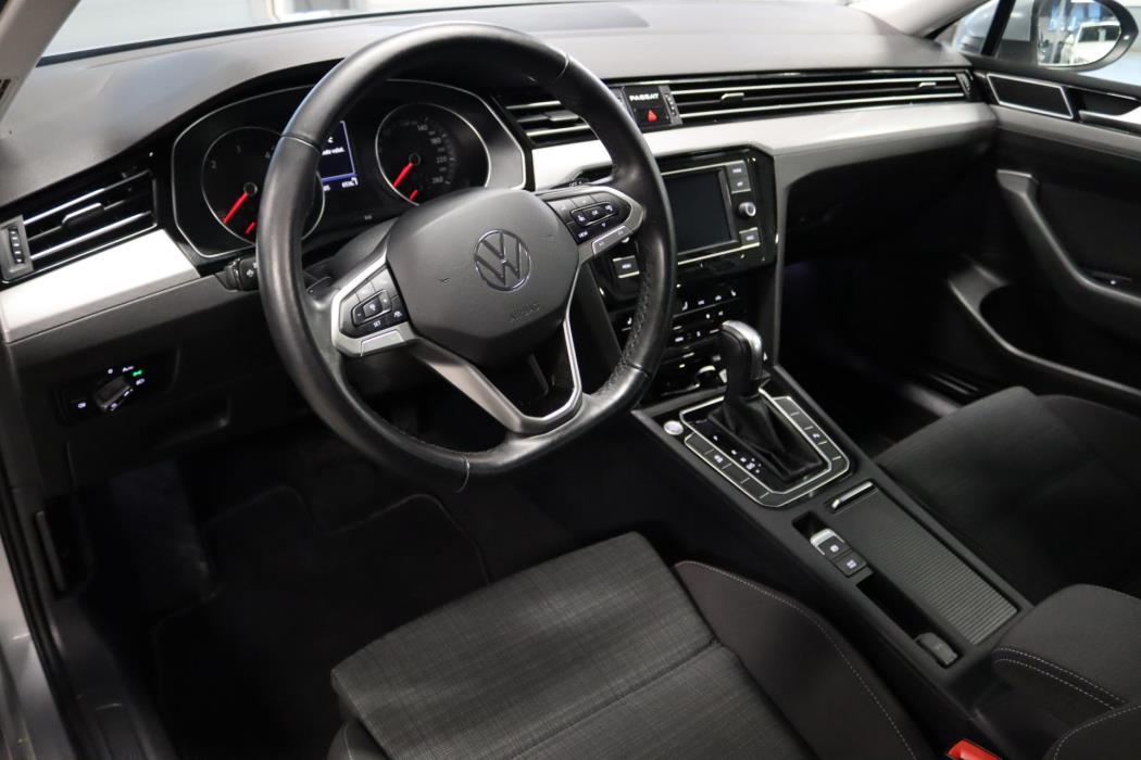 VOLKSWAGEN Passat 2022